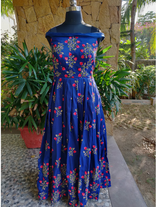 Off Shoulder Blue Flower Detailed Dress – Kovet Invogue