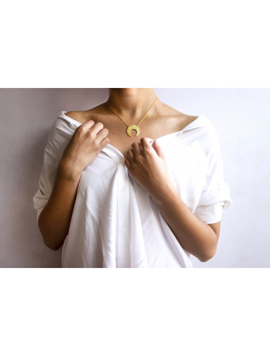Horseshoe Necklace - Golden