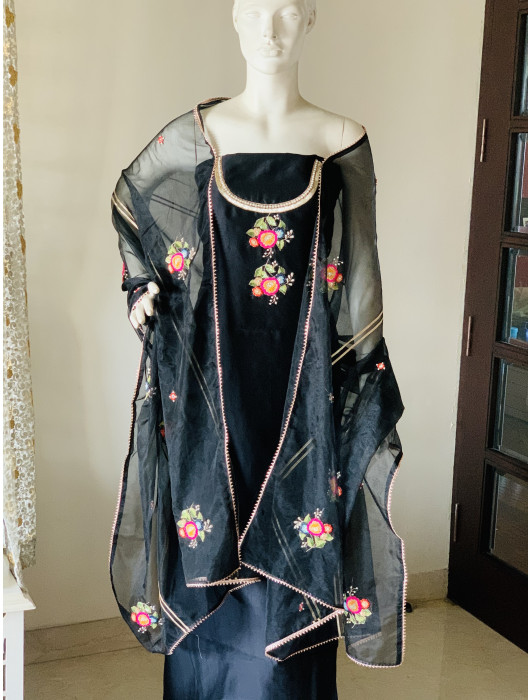 A Zardozi Floral Unstitched Suit Ps